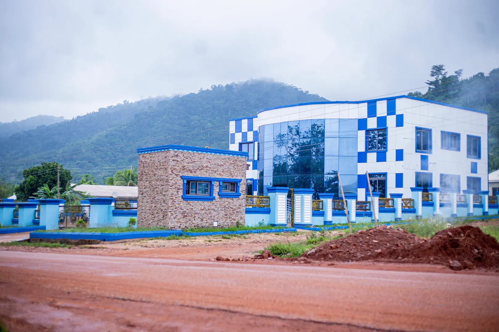 Accurate Giant Credit Union Branch exterior